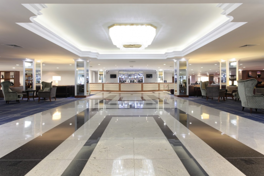 Renaissance Bath Road Heathrow Hotel with Excellent Access to